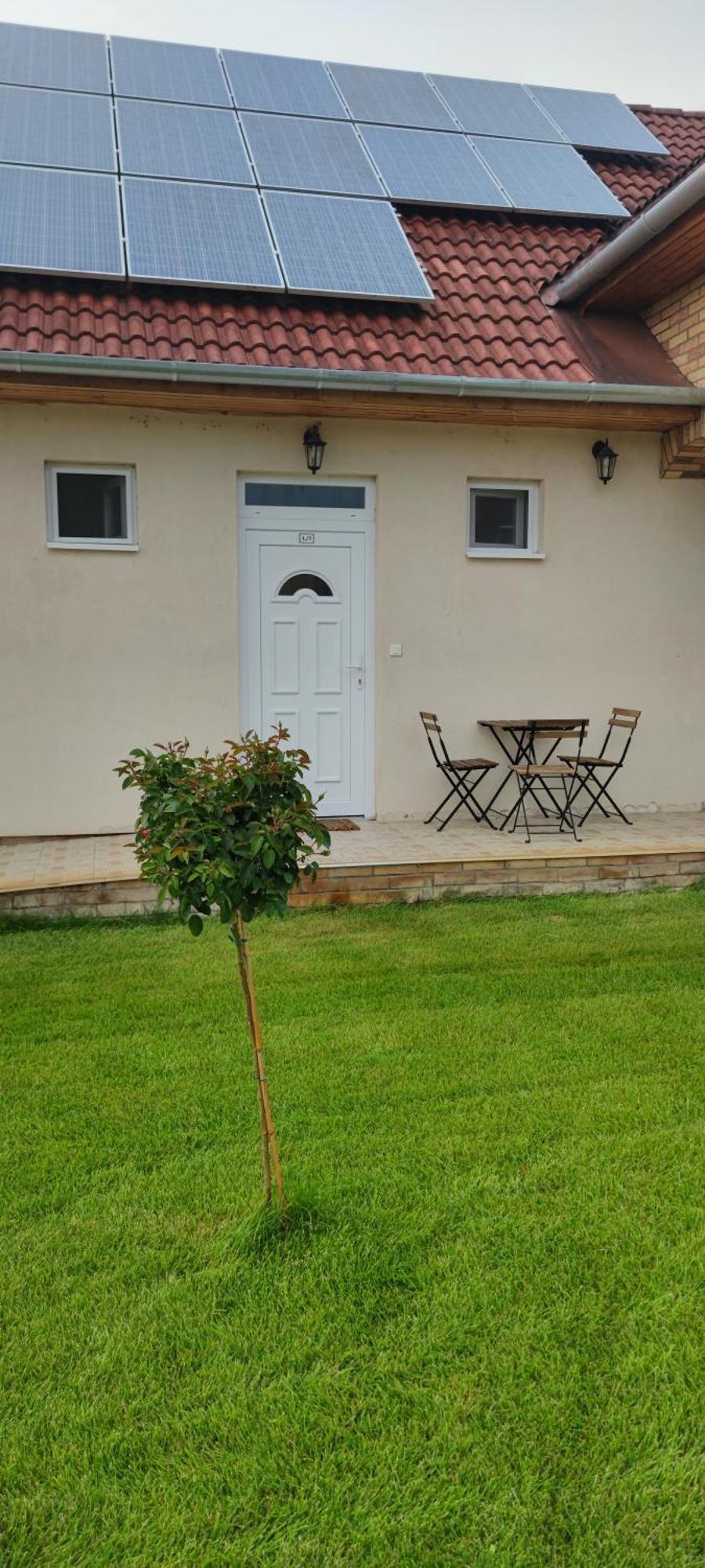 Village Garden Family Guest House Tiszakanyár Habitación foto